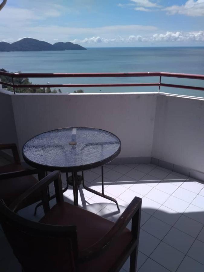 The Barn Private Home @ Sri Sayang Apartment Batu Ferringhi Exterior photo